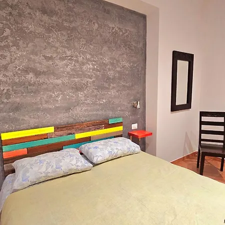 Aba Maya Pensión Alguer